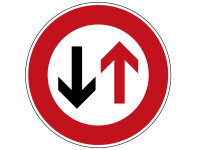 Verkehrszeichen 208 &ndash; Dem Gegenverkehr Vorrang...